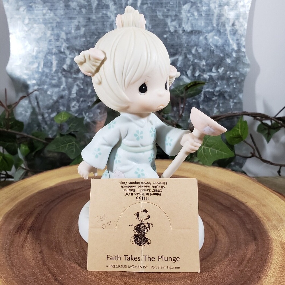 FAITH TAKES THE PLUNGE Precious Moments #111155 Girl with Plunger Problem solved